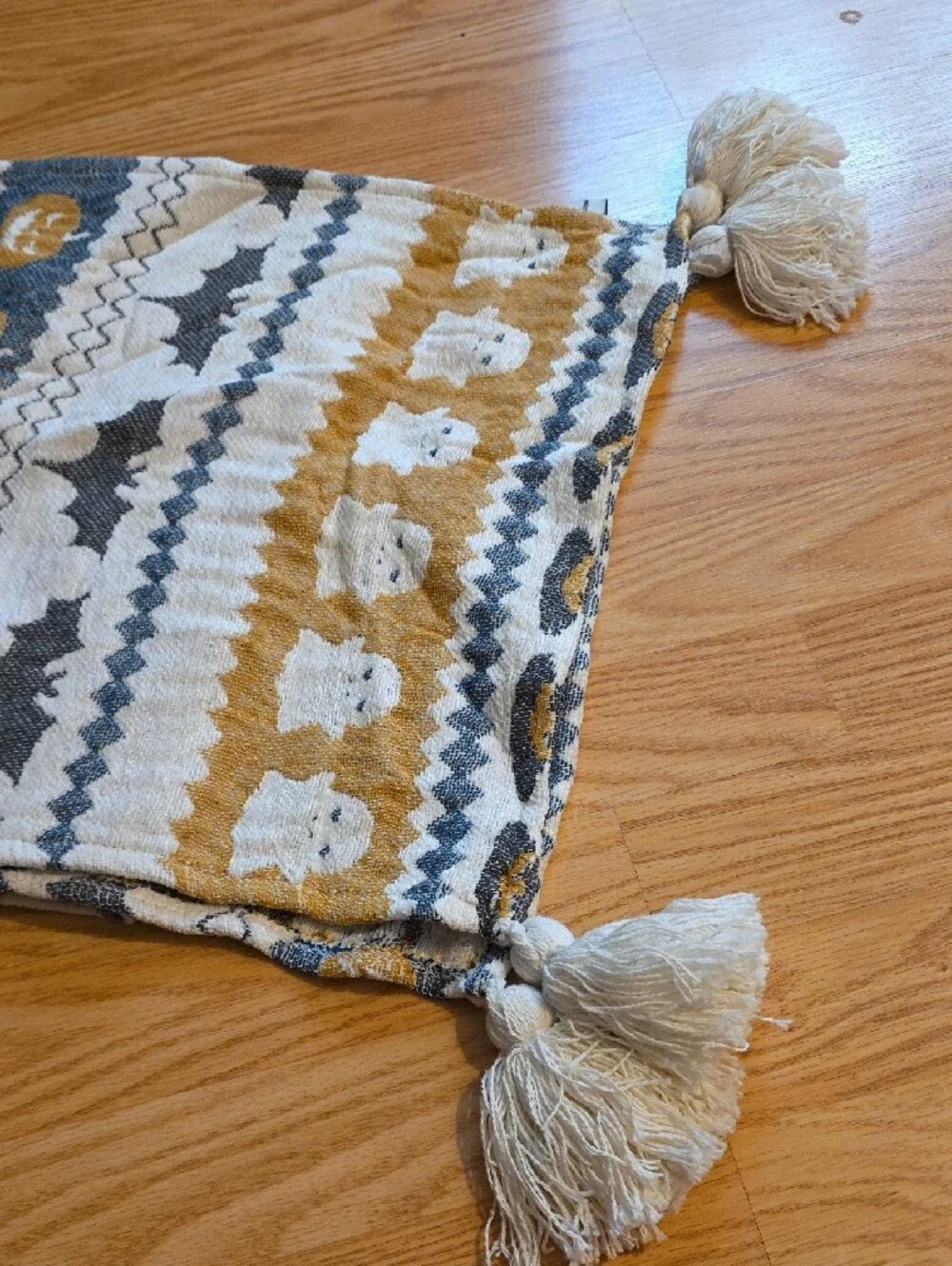 cupcakes & cashmere Bat, Hat, and Pumpkin Table Runner